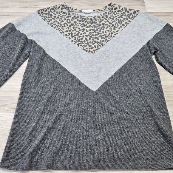 FIRST LOVE Womens Gray Leopard Print Color Block Oversized Sweater Size Small - Picture 2 of 8